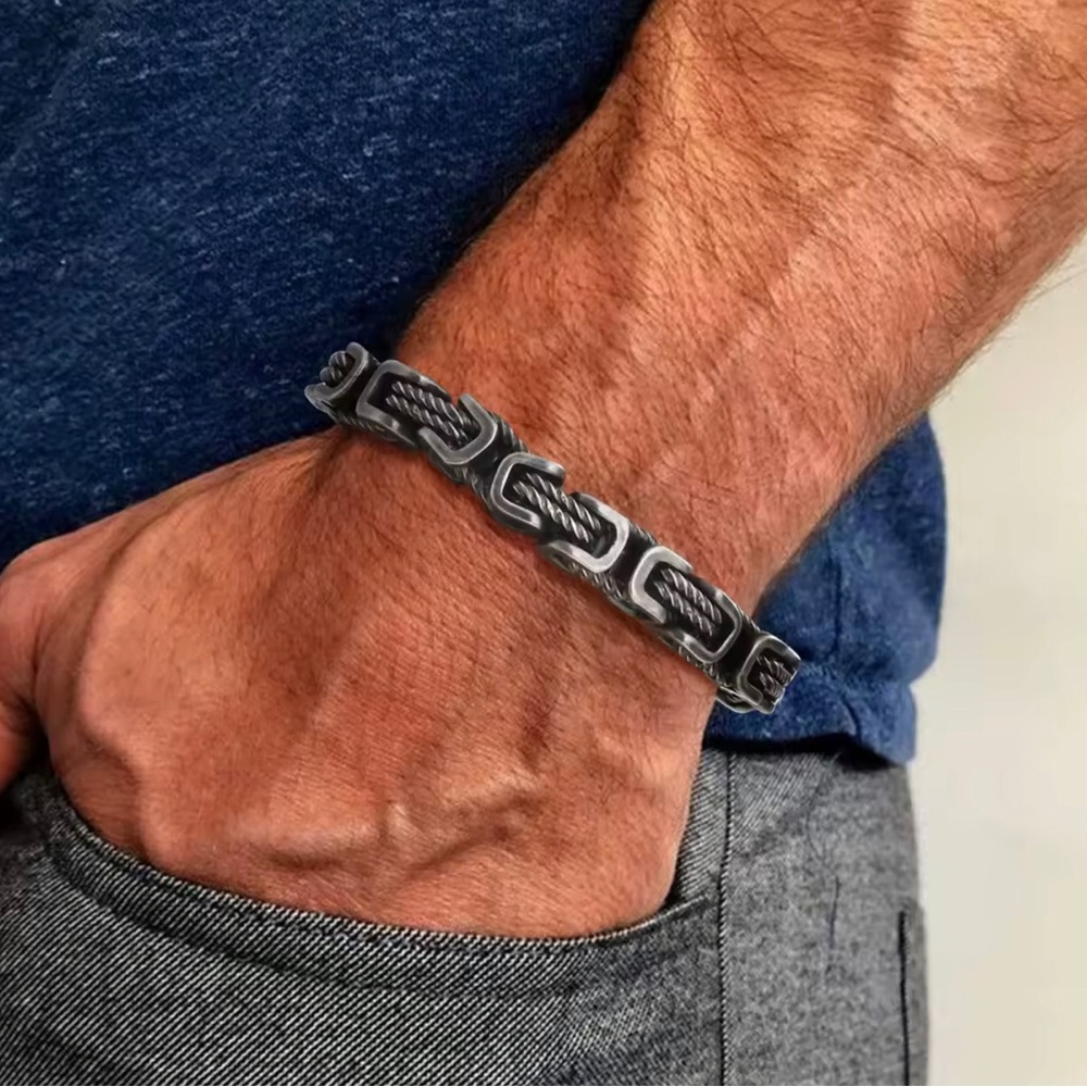Men's Black Chain Link Bracelet - Sleek Steel Design